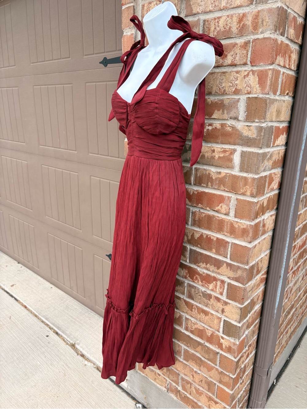 Blu Pepper Burgundy Metallic Tie Shoulder
Ruched Smocked Midi Dress Womens M - Picture 5 of 11